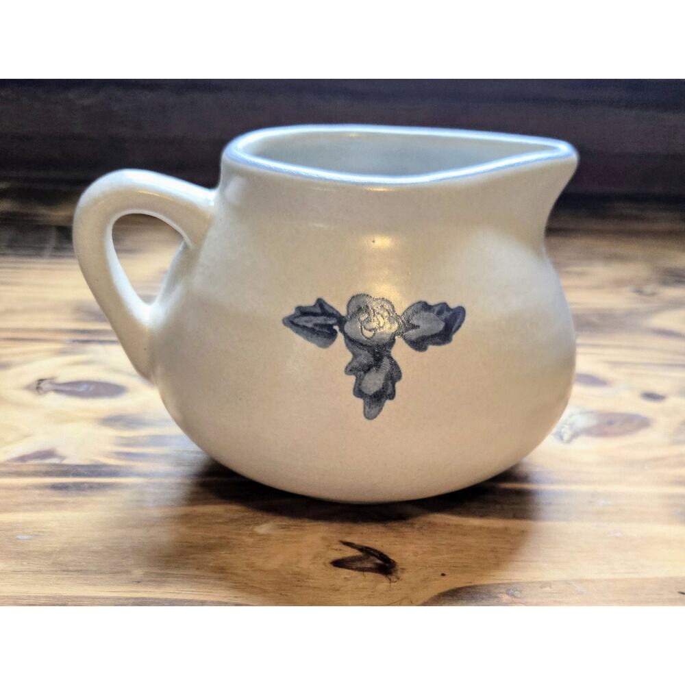 Vintage Pfaltzgraff Yorktowne Stoneware Creamer Gravy Boat Pitcher Blue Floral